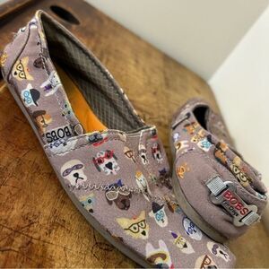 Bobs for Dogs by Skechers Gray Flats Shoes Dogs Wearing Glasses Women's 7